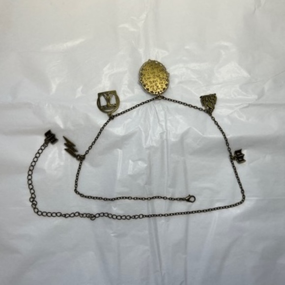 Victor Frankenstein Handmade Character Necklace, Wanderer Above the Sea of Fog - Picture 13 of 15